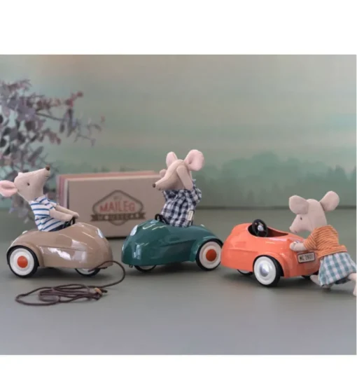 Maileg auto voor de muisjes / kleur coral