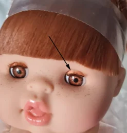 Minikane Gordi pop Raphau00eblle met bruine slaapogen b keuze