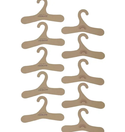 Minikane tien kartonnen kledinghangers met Minikane logo
